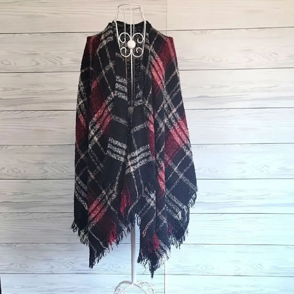 Unbranded Plaid Fringe Shawl in Red and Black One Size